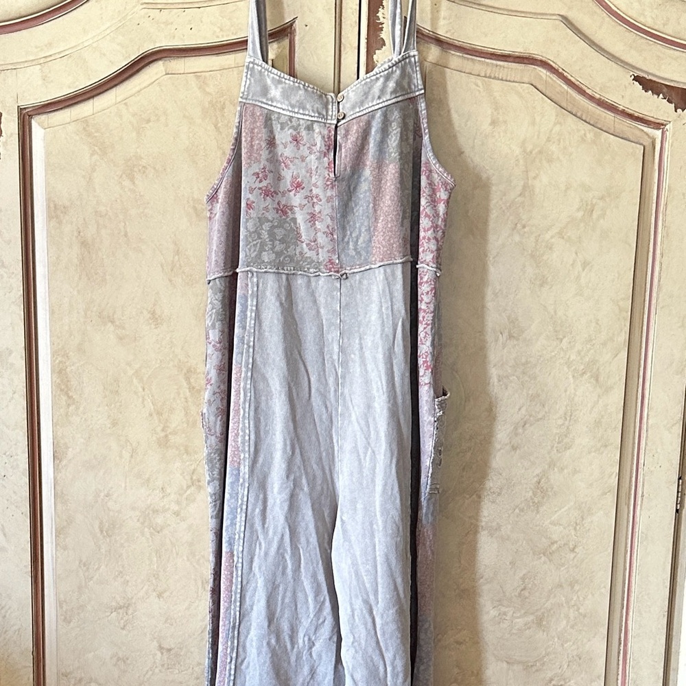NWT easel Mineral Washed Gray Floral Patchwork Overall Jumpsuit size Large - Picture 4 of 4